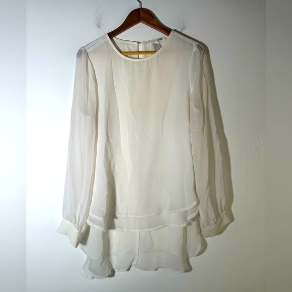 Elegant White Women's Top - Picture 1 of 3